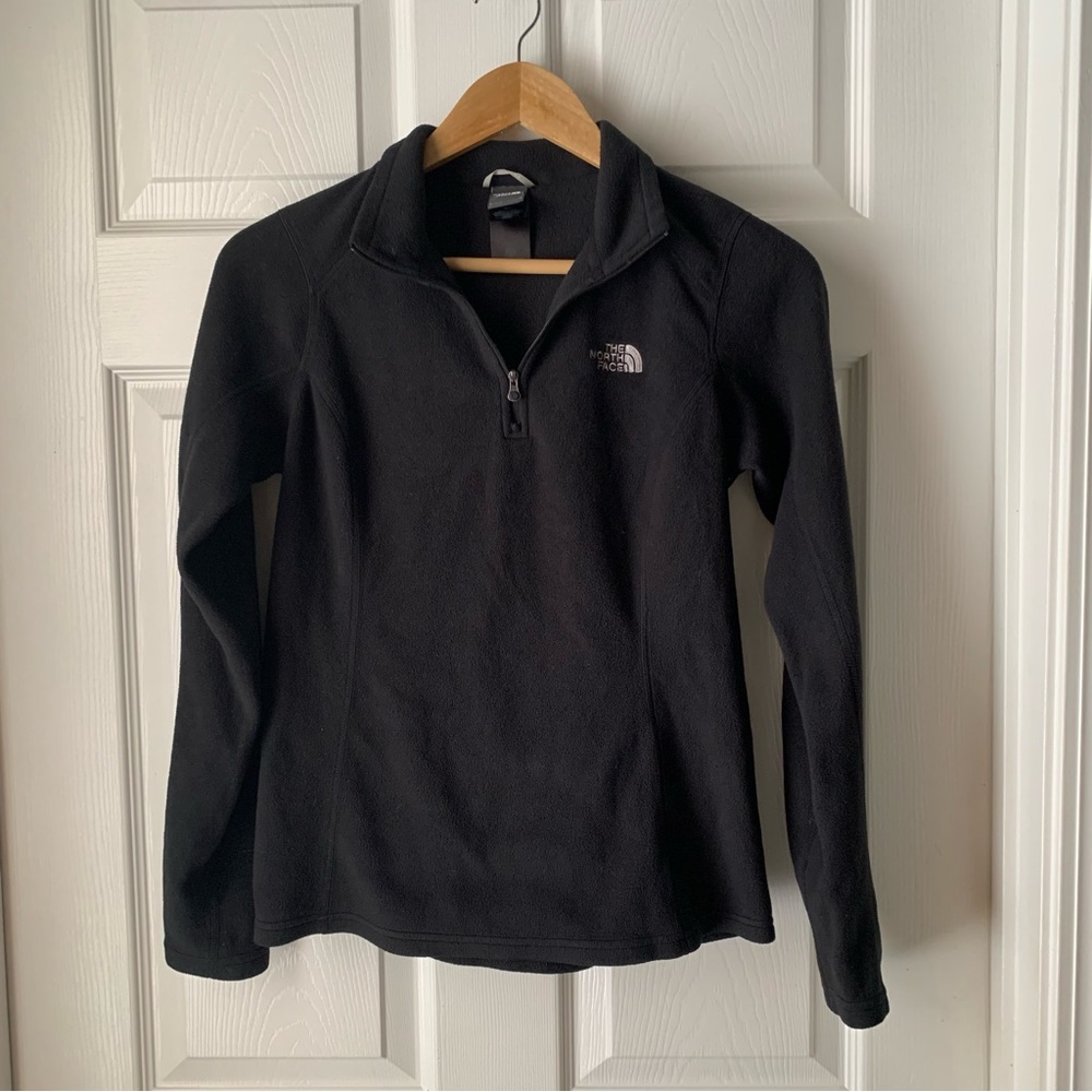 North Face 1/4 zipper up light weight women’s sweatshirt